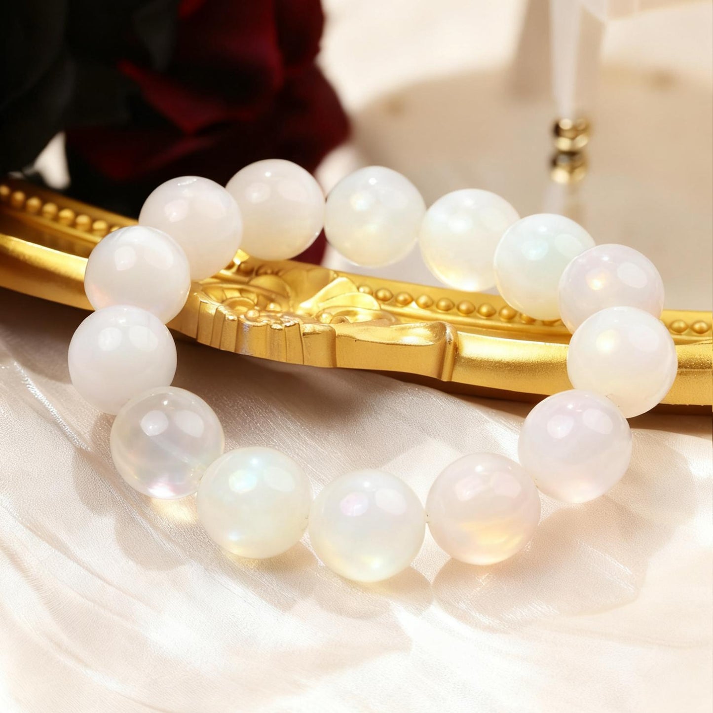 Moonstone Crystal Bracelet Intuition, Love & Feminine Energy（16mm）It changes color when exposed to light